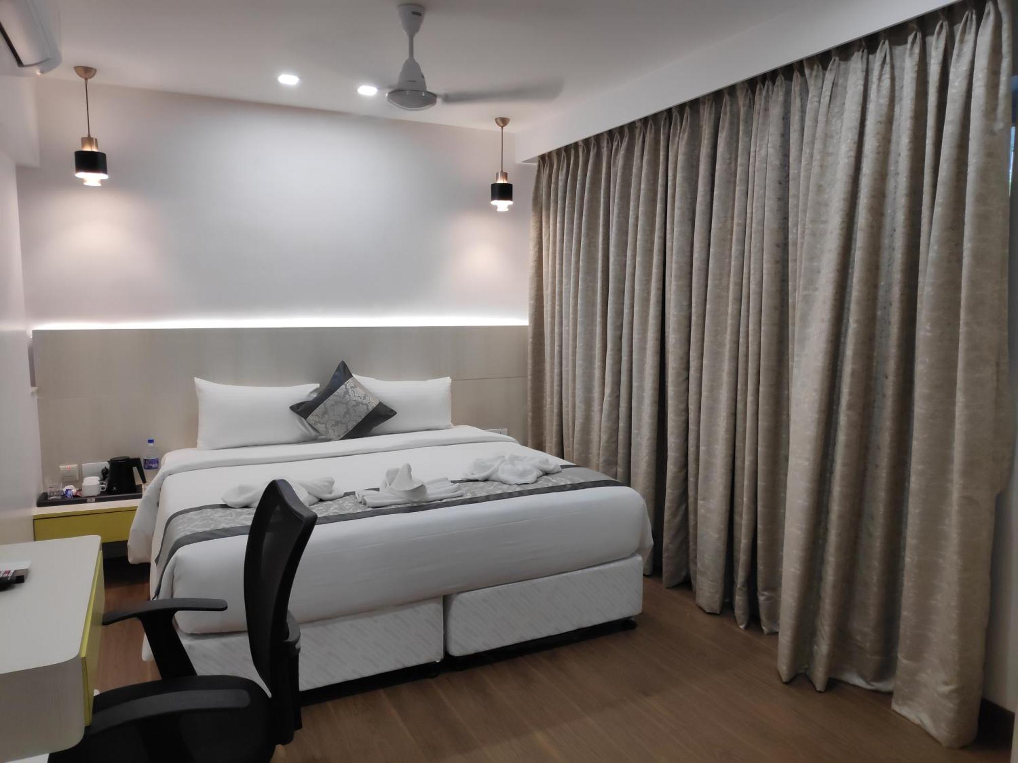White House By Maxxvalue Service Apartments Bandra Мумбай Екстериор снимка