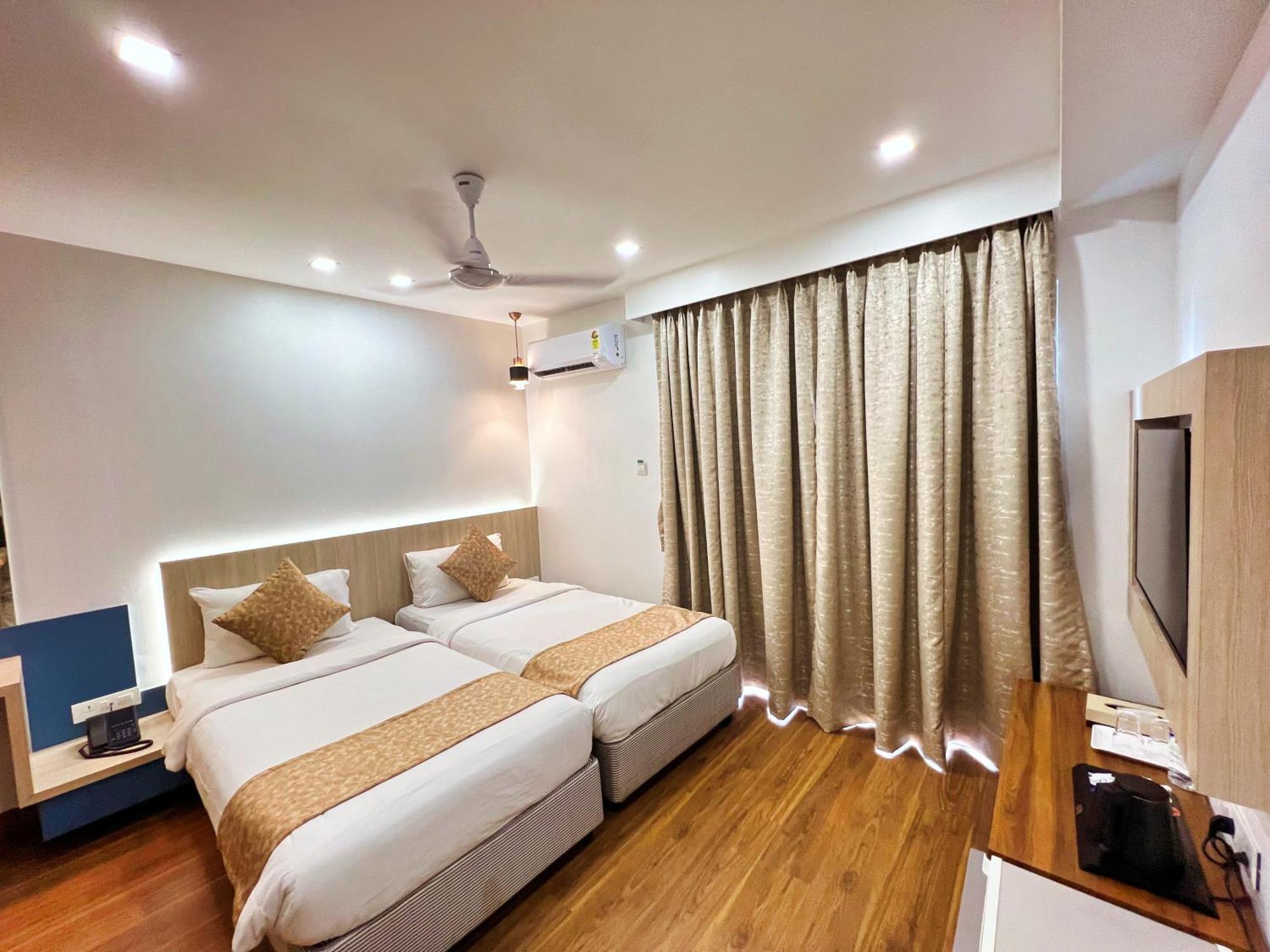 White House By Maxxvalue Service Apartments Bandra Мумбай Екстериор снимка