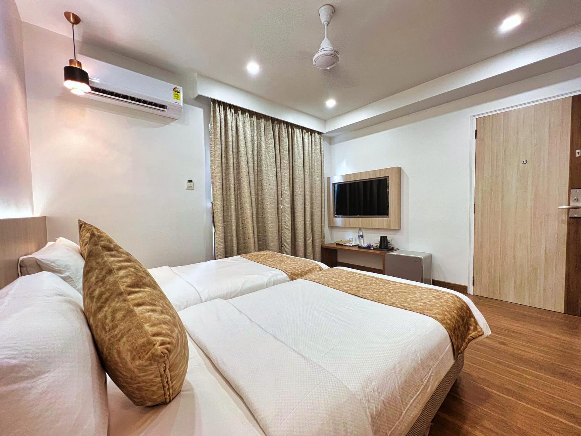 White House By Maxxvalue Service Apartments Bandra Мумбай Екстериор снимка