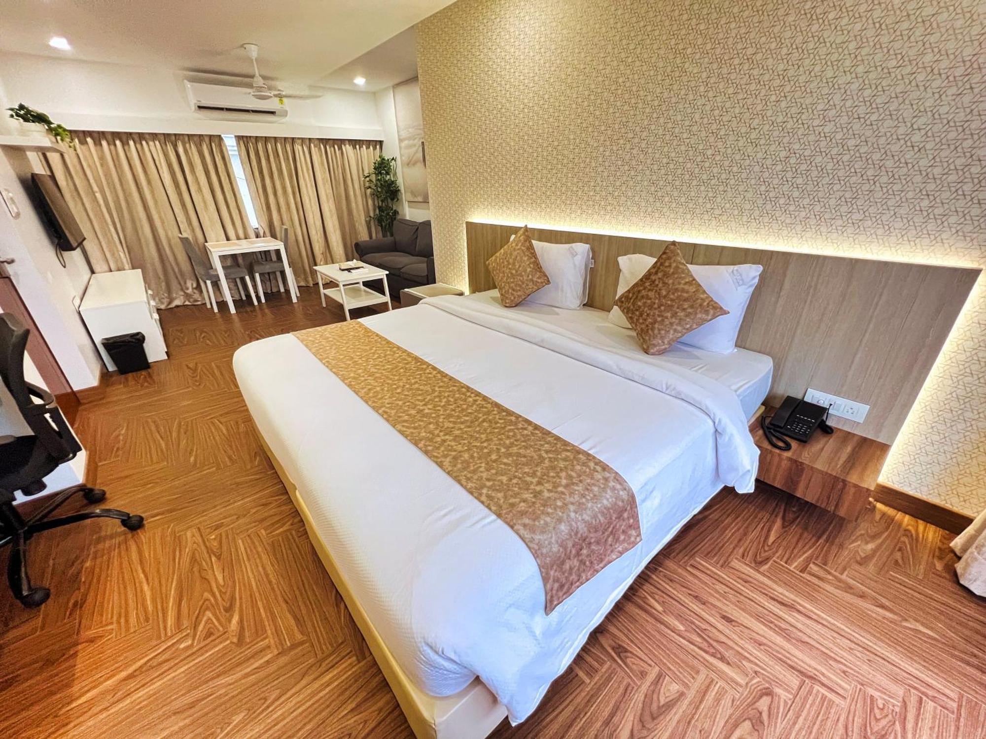 White House By Maxxvalue Service Apartments Bandra Мумбай Екстериор снимка