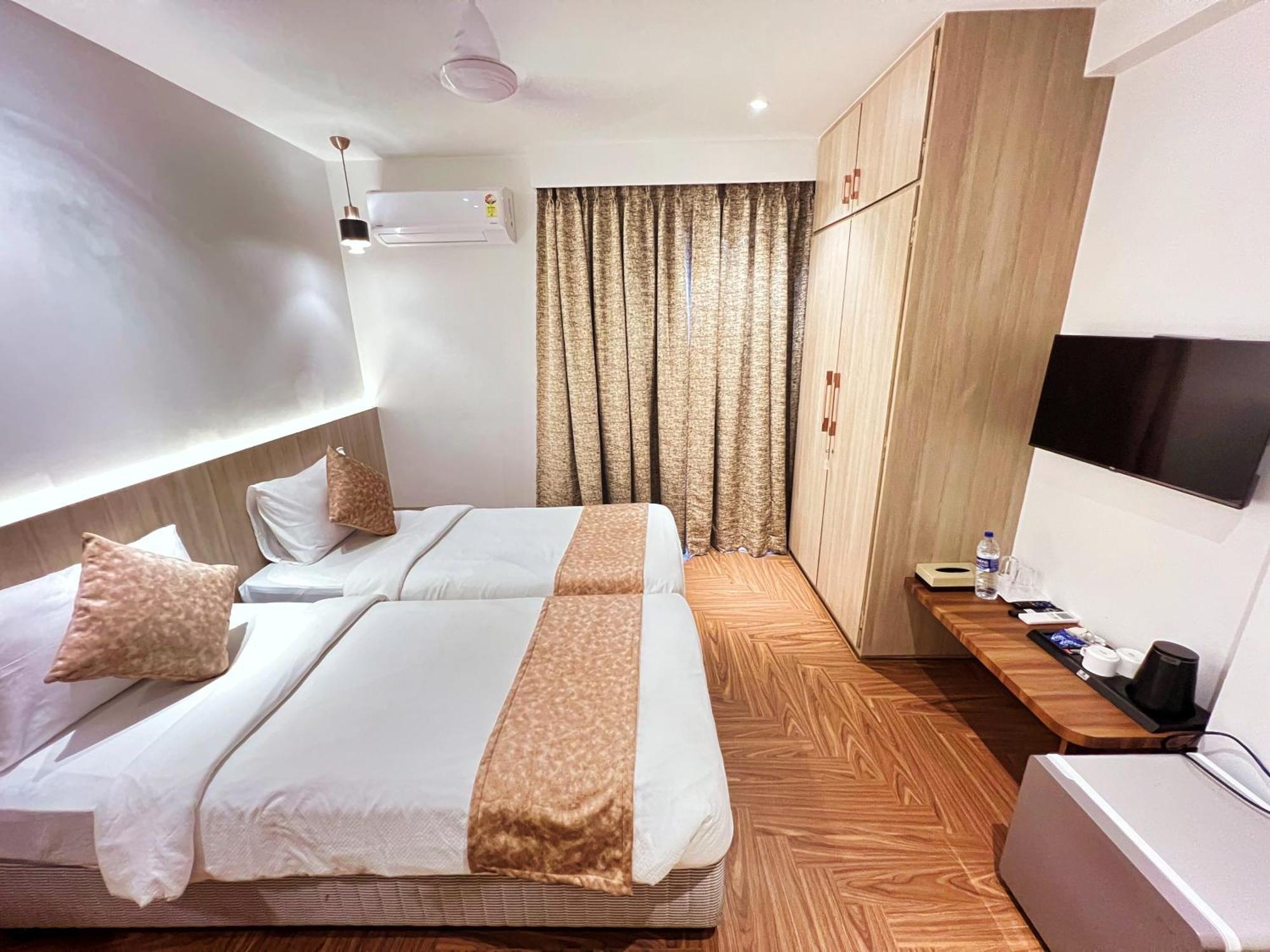 White House By Maxxvalue Service Apartments Bandra Мумбай Екстериор снимка