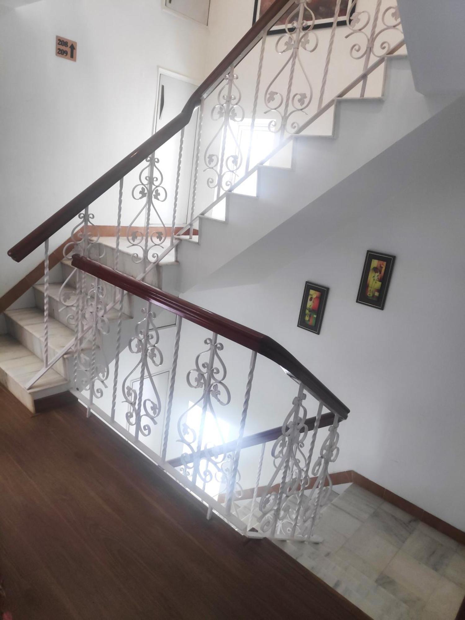 White House By Maxxvalue Service Apartments Bandra Мумбай Екстериор снимка